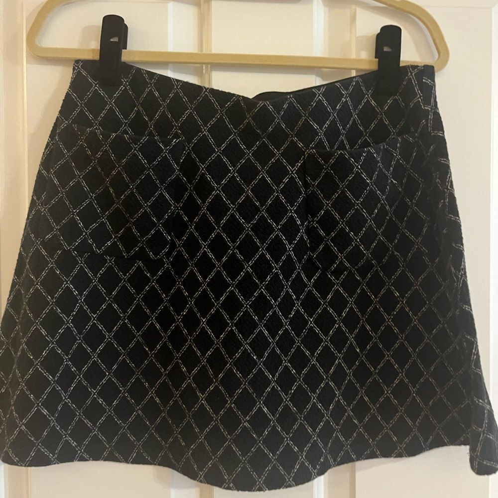 Chic Black and White Patterned Skirt